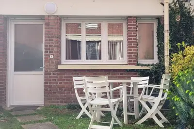 Plan de l'établissement AMIENS Studio cocooning et tranquille dans un jardinet a l'arrière d'une copropriété 2mm de la gare