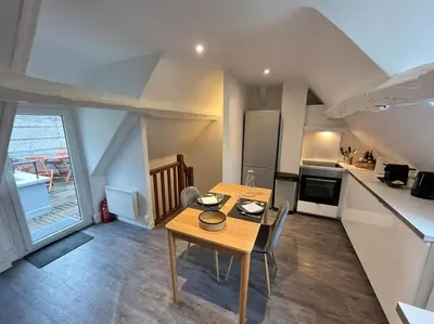 Cuisine ou kitchenette dans l'établissement Appartement avec terrasse en plein cœur de Vernon