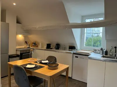 Cuisine ou kitchenette dans l'établissement Appartement avec terrasse en plein cœur de Vernon