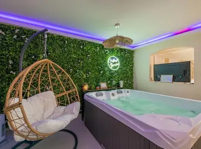 Plan de l'établissement L'instant Bornéo Superbe appartement avec jacuzzi