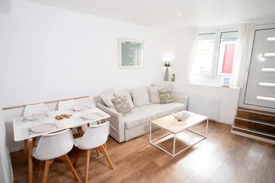 Coin salon dans l'établissement L'Air des Falaises - appartement confort Tréport