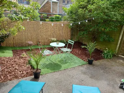 Jardin de l'établissement La Pléiade Dorée - Extra Centre - Wifi HD - Terrasse & Jardin