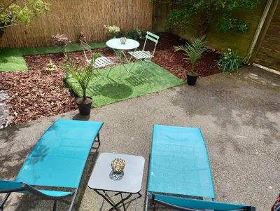 Jardin de l'établissement La Pléiade Dorée - Extra Centre - Wifi HD - Terrasse & Jardin