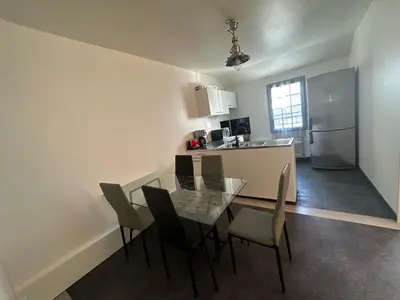 Cuisine ou kitchenette dans l'établissement Centre-ville f3 tout confort