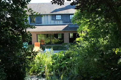 Jardin de l'établissement Le Haut Mesnil-3