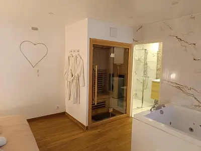 Salle de bains dans l'établissement Bulle Evasion