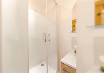 Salle de bains dans l'établissement Chambre privée avec sauna pour deux