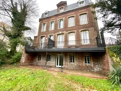 Jardin de l'établissement Un moment hors du temps - Jacuzzi - Billard -Baby-Foot- Parking - 167