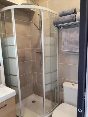Salle de bains dans l'établissement La Mad Experience