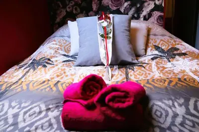 Un ou plusieurs lits dans un hébergement de l'établissement ROMANTIC STUDIO EVE - PROCHE GARE - NETFLIX - WiFi