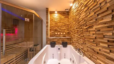 Salle de bains dans l'établissement Wood 47 spa