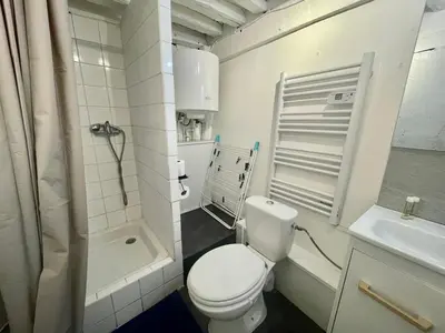 Salle de bains dans l'établissement petit studio près du centre - 186