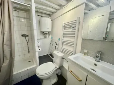Salle de bains dans l'établissement petit studio près du centre - 186