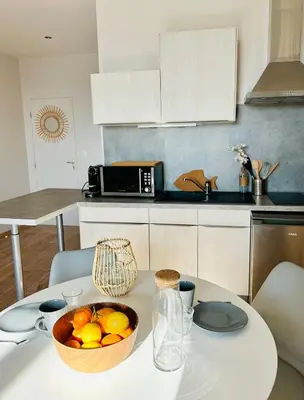 Cuisine ou kitchenette dans l'établissement La Paillote Dieppoise vue port exceptionnelle 2 à 4 pers