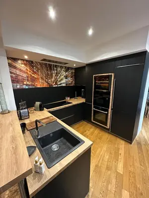 Cuisine ou kitchenette dans l'établissement À contre courant