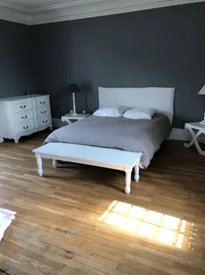 Un ou plusieurs lits dans un hébergement de l'établissement Belle maison dans un village de charme