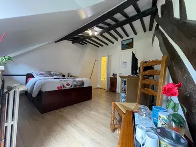 Un ou plusieurs lits dans un hébergement de l'établissement Chambre équipée Magnolia - 2 pers avec sdb wc privé