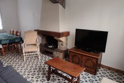 Télévision ou salle de divertissement dans l'établissement maison de ville pour 6 personnes