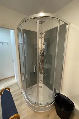Salle de bains dans l'établissement Gîte Au bord du Halage