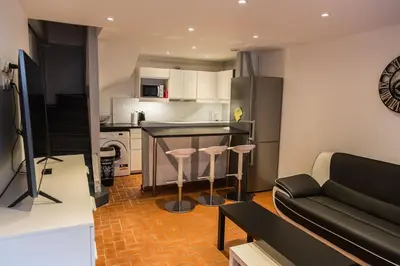 Cuisine ou kitchenette dans l'établissement Maison de ville calme Rouen St.Paul 2ch proche CHU