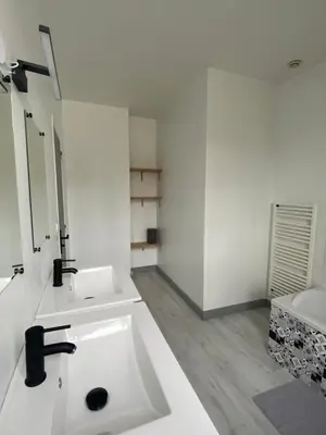 Salle de bains dans l'établissement Le Duplex