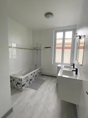 Salle de bains dans l'établissement Le Duplex