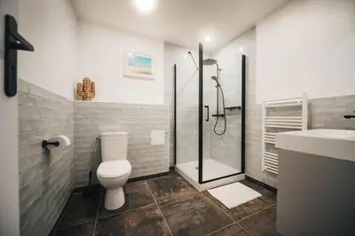 Salle de bains dans l'établissement Appartement avec jardin privé - PACY SUR EURE