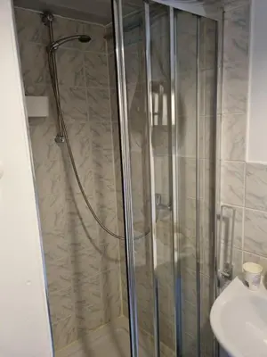 Salle de bains dans l'établissement Petit maison villageoise