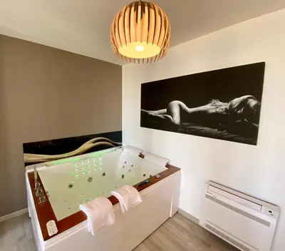 Plan de l'établissement La Vague Tendresse - Vue mer - Jacuzzi & Sauna