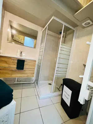 Salle de bains dans l'établissement L’escale proche centre ville