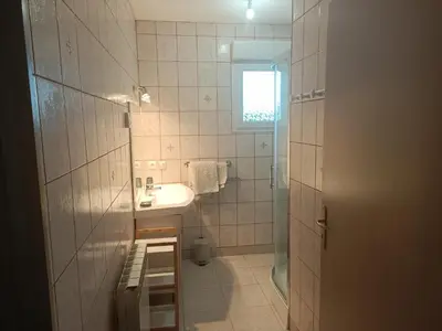 Salle de bains dans l'établissement Gite de 85M2 situé a Sommery de 1 à 6 pers