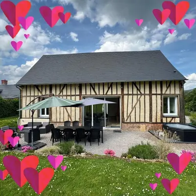 Jardin de l'établissement Gîte, Maison entière avec billard et bel espace de vie La Grange