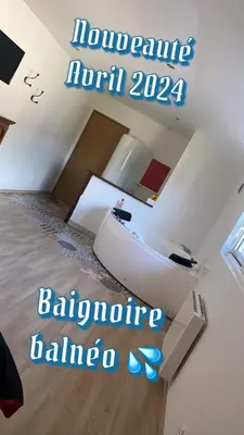 Un ou plusieurs lits dans un hébergement de l'établissement Gîte, Maison entière avec billard et bel espace de vie La Grange