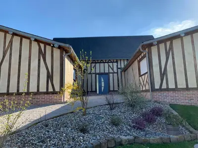Jardin de l'établissement Gîte, Maison entière avec billard et bel espace de vie La Grange