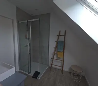 Salle de bains dans l'établissement La Dépendance d'En Face