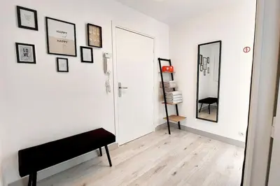 Plan de l'établissement Cosy Home 2 - Spacieux 3 pièces avec parking - 30 min de Paris