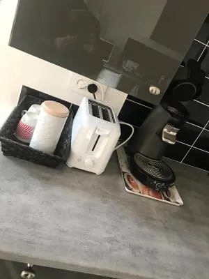 Plateau bouilloire dans l'établissement maison julius aeroport tillé 2 a 4 personnes