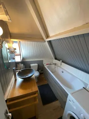 Salle de bains dans l'établissement Le relais des trois châteaux