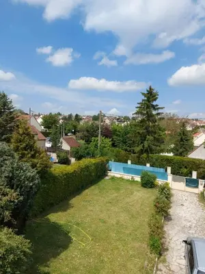 Piscine de l'établissement Maison annexe une chambre proche Paris ou située à proximité