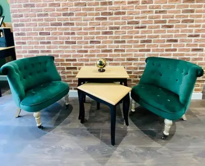 Coin salon dans l'établissement Le Victor Hugo