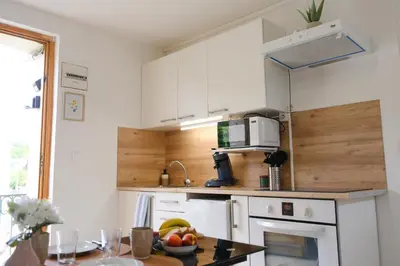 Cuisine ou kitchenette dans l'établissement Le petit Val