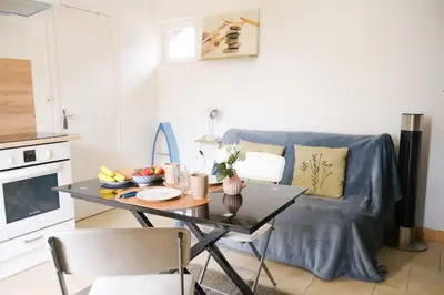 Cuisine ou kitchenette dans l'établissement Le petit Val