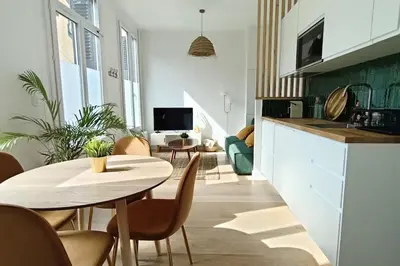 Cuisine ou kitchenette dans l'établissement Appartement gare avec parking