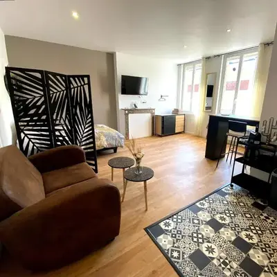 Brown Cosy Loft Centre
